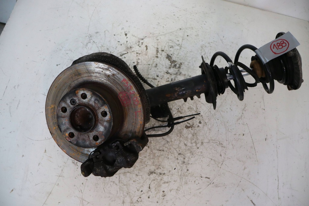 Купить Bmw f30 поворотный кулак правый перед