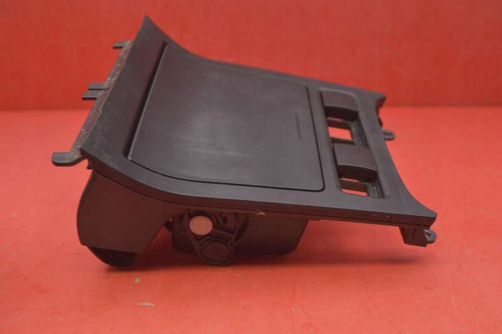 фото №6, Пепельница 5k0857961 vw golf 6 vi 08-15