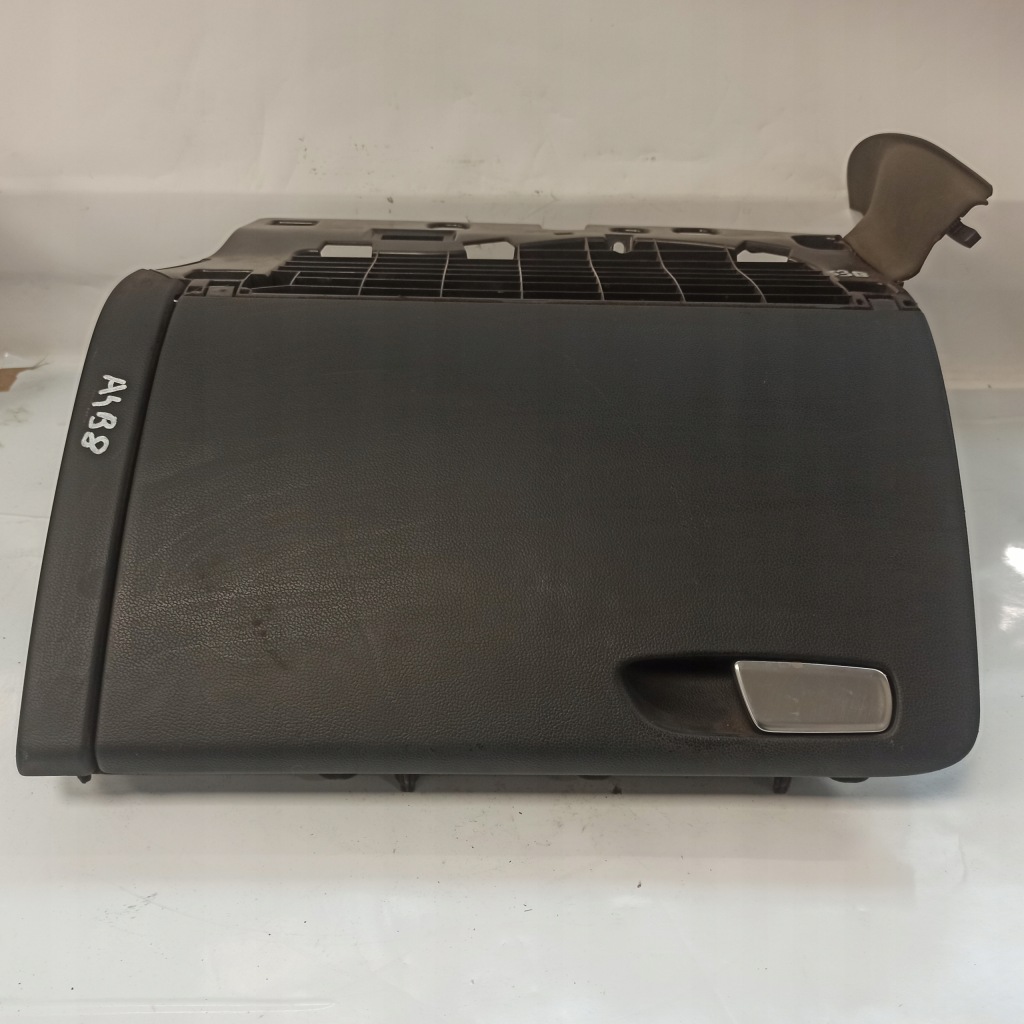 фото №1, Audi a4 b8 бардачок пассажира 8k1857035