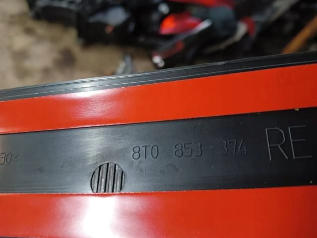 M18 накладка  защита порога  8t0853374 a5 8t купе правая с Разборки