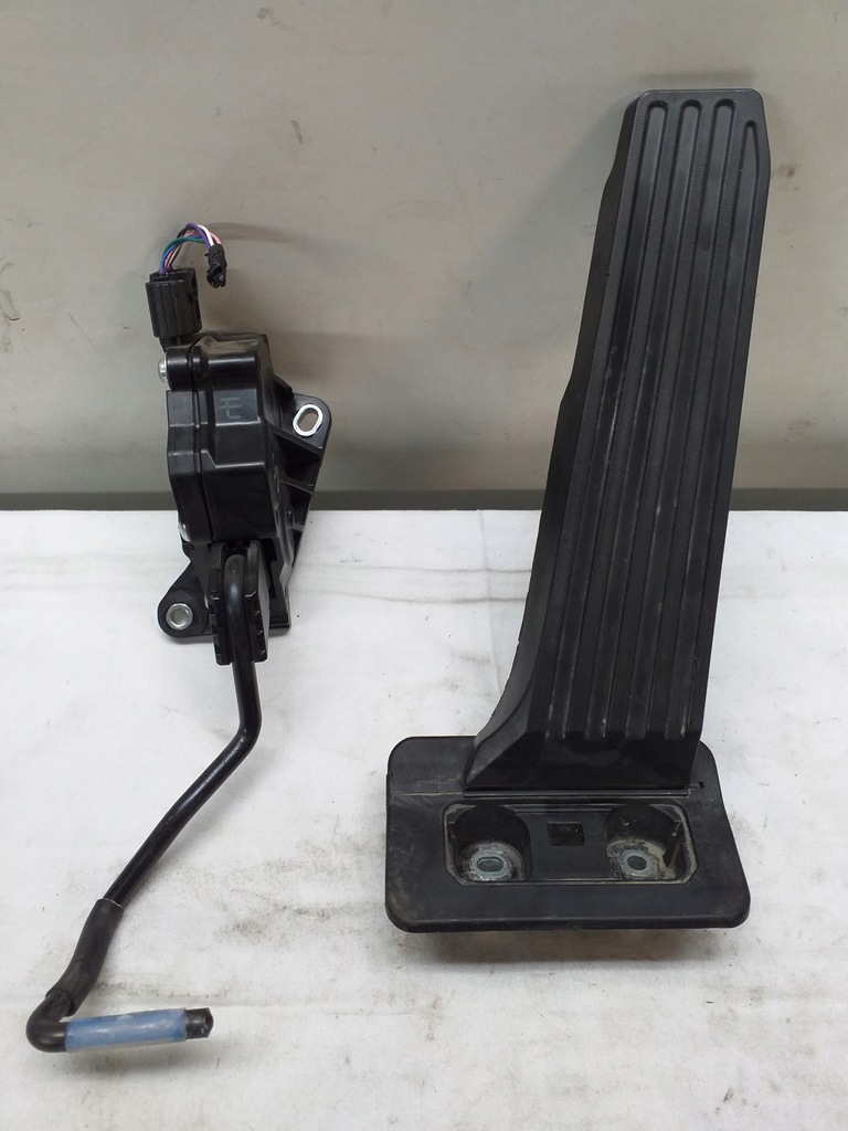 фото №3, Lexus gs iv 300 педаль газу