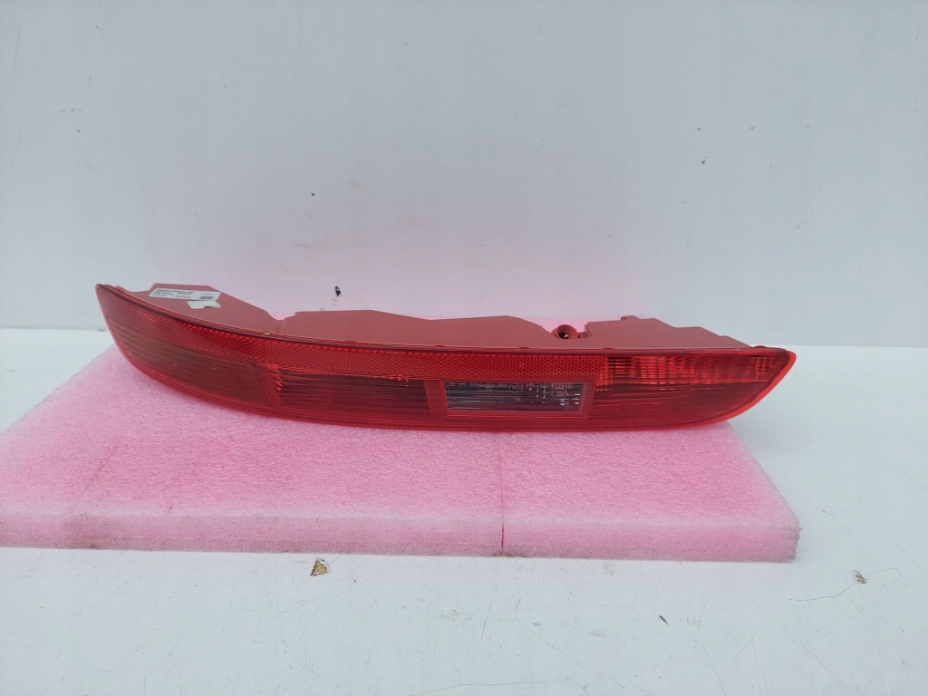 фото №1, Audi q3 8u0 лампа права задня задня w бампер bdb