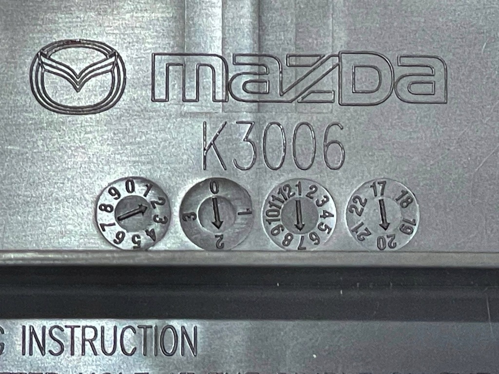 фото №9, Mazda 6 gj iii 3 lift 18-24 молдинг подкладка pod номерной знак перед передняя usa