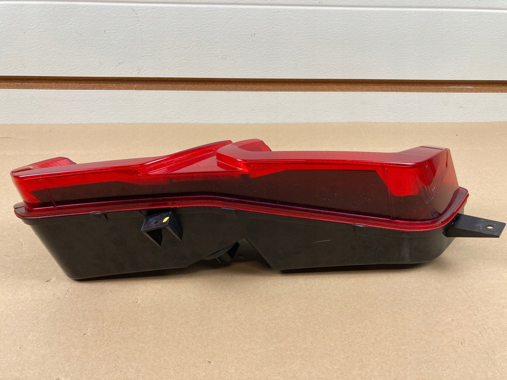 фото №8, Лампа права задня led chevrolet corvette c7