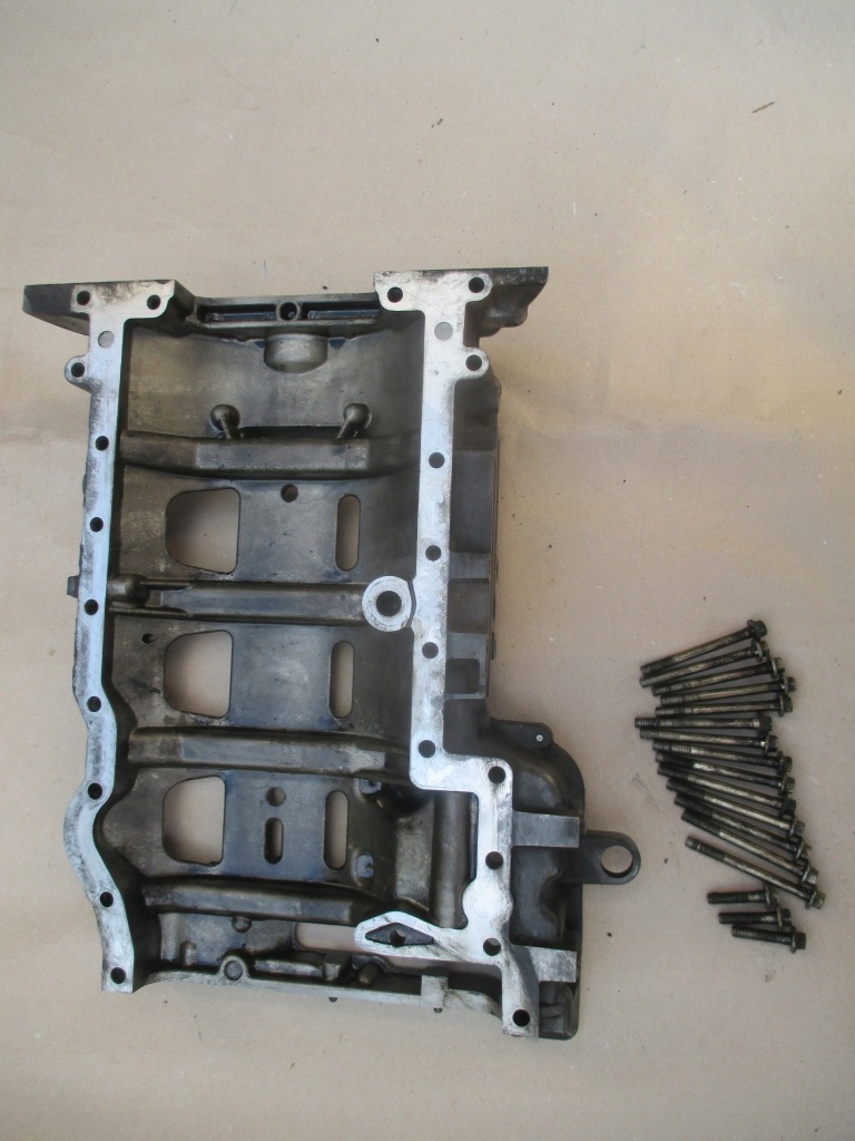 Купить Основание картера масляный transit 2.4 e4 6c1q6u003bf