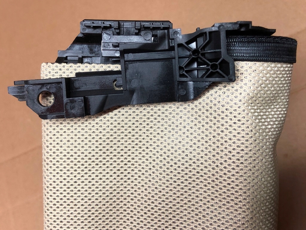 Шторка панорамы люк бежевый бежевая 4m8877307a к audi q8 2019-2027 Цена