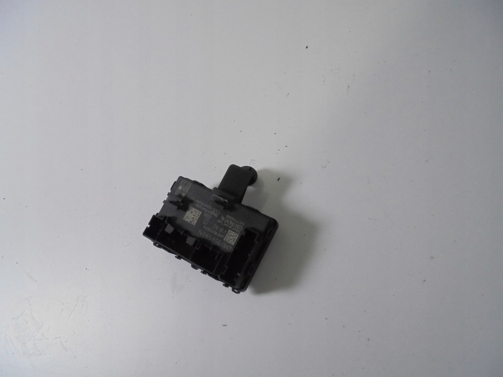 фото №1, Audi e-tron 2023 перед сторона левая блок управления / модуль дверь