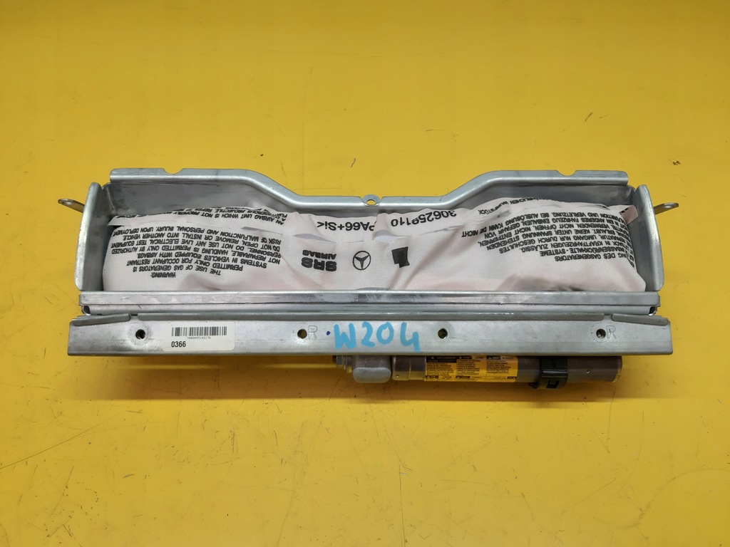 фото №1, Mercedes w204 подушка коленная