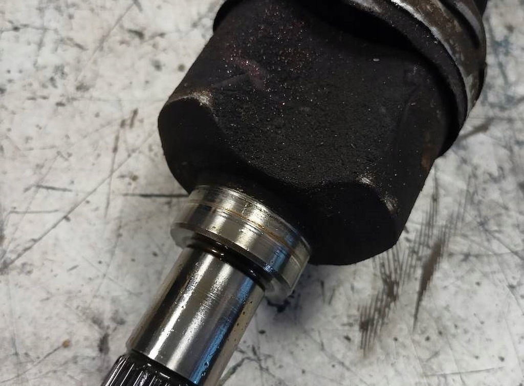 Приводной вал левая citroen c4 1,6 hdi Доставка