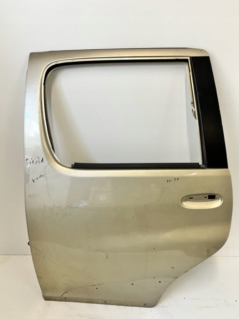фото №1, Toyota yaris verso 3p0 дверь задняя правый