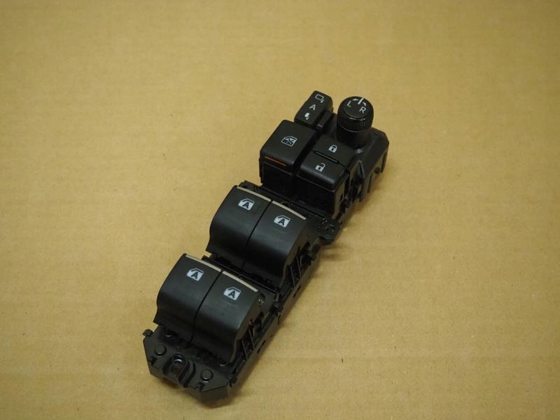 фото №1, Панель управление окон зеркал toyota c-hr