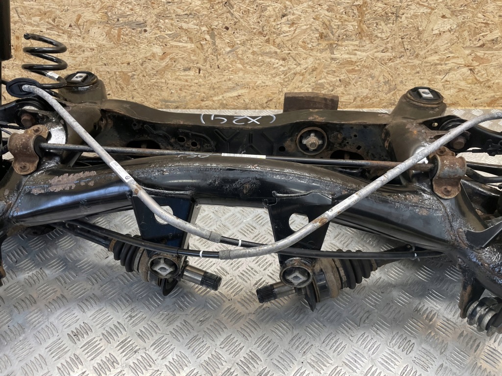 Bmw f30 f31 подвеска балка подрамник подрамник задний  задняя подрамник 6857636 с Разборки