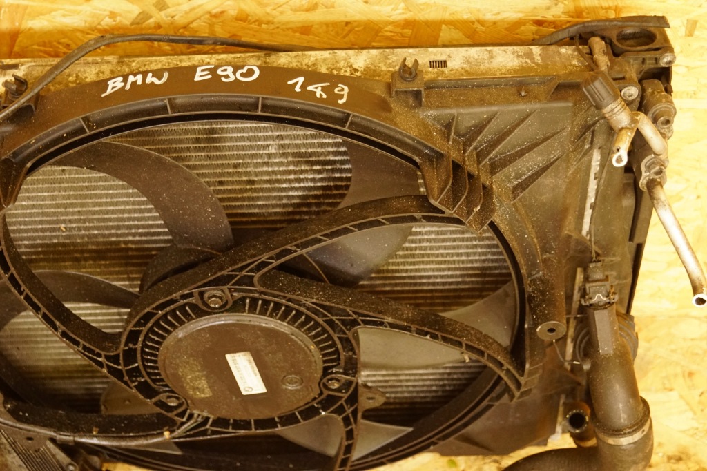Радиатор вентилятор bmw e90 e91 e92 Киев