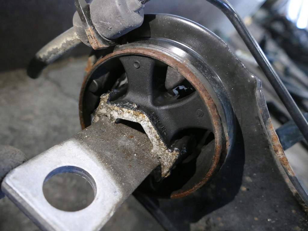 фото №11, Volvo xc60 i lift 2.4 d5 awd подрамник подрамник ступица диск суппорт амортизатор