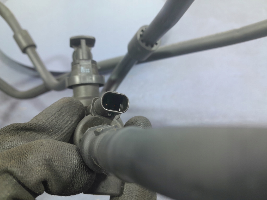 фото №7, Bmw 3 g20 g21 m3 g80 клапан вентиляционный с шланги 7643106