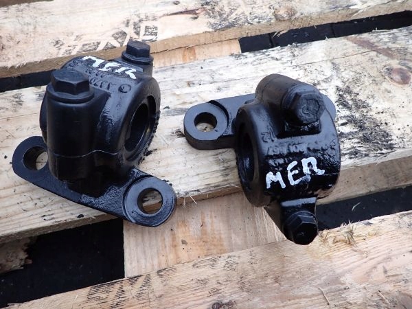 фото №1, Mercedes atego 1323 - кронштейн з'єднувач стабілізатора