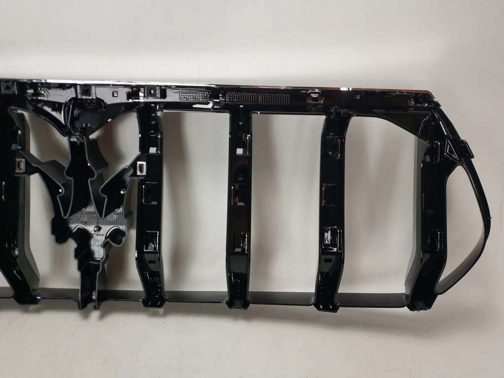 фото №6, Maserati levante решітка радіатора решітка радіатора двигуна емблема 670151261