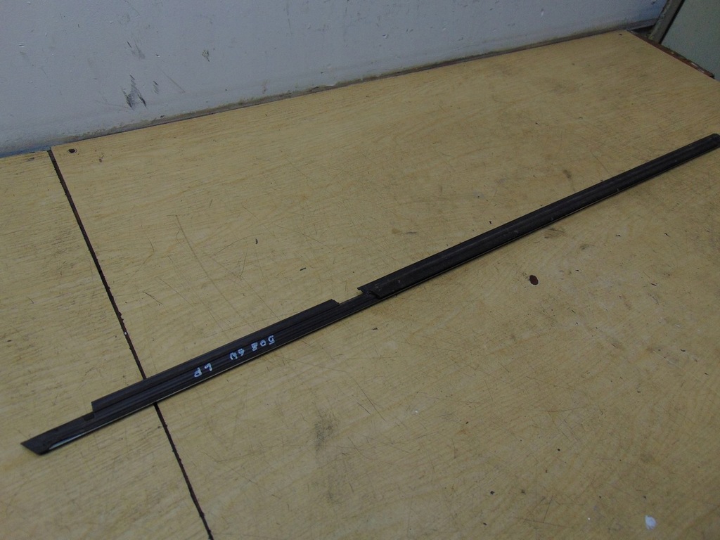 фото №10, Молдинг уплотнитель левый перед peugeot 508 1 9671943880