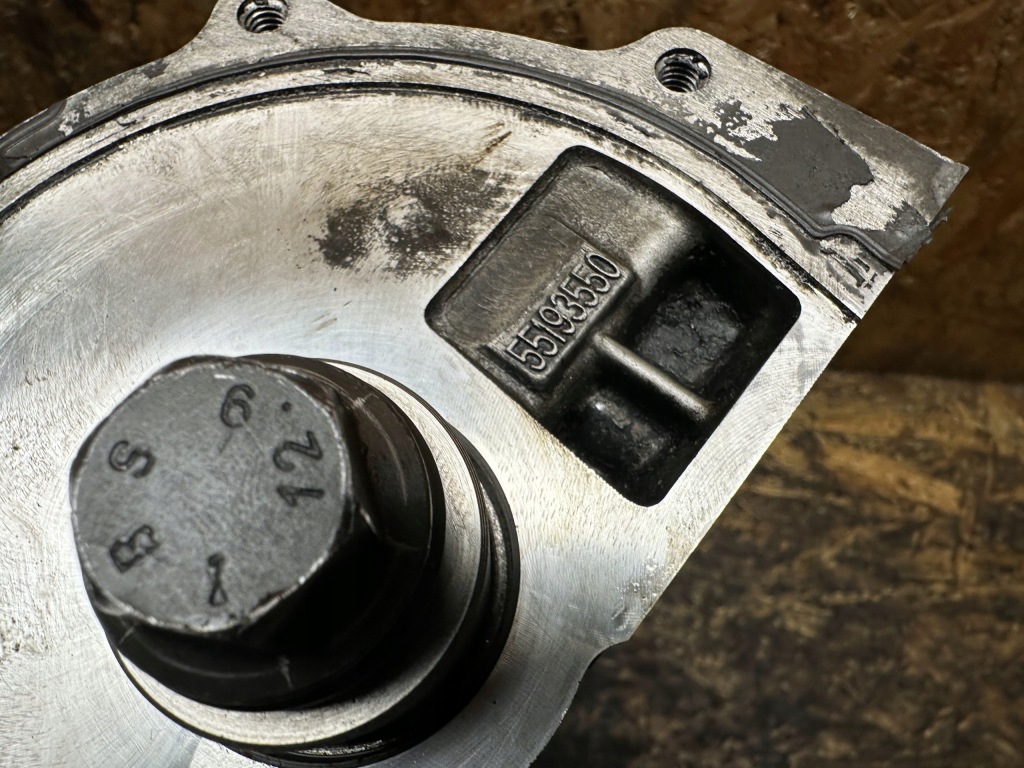 Крышка валы распределительного вала 1.3 cdti astra doblo 55193550 Киев