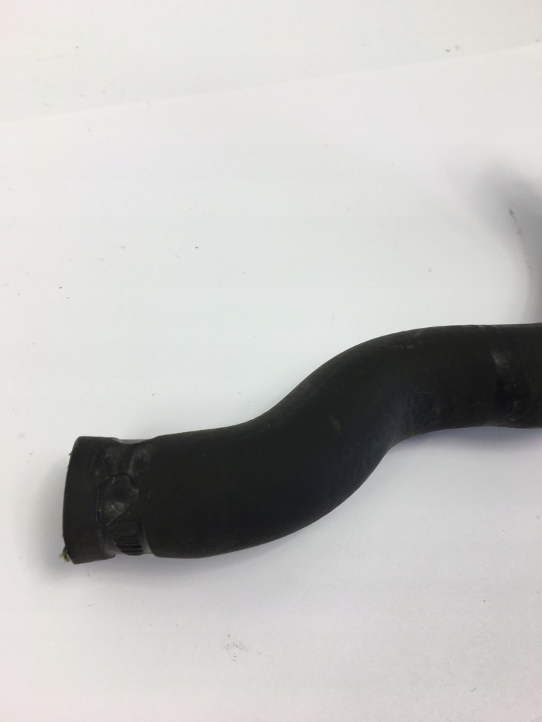 Шланг пабтрубок  жидкость охлаждающей mercedes w201 190 2018320594 Недорого