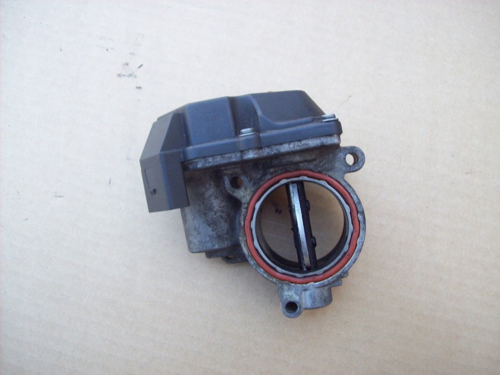 фото №1, Porsche cayenne 4.2tdi cud дроссельная заслонка 057128063c