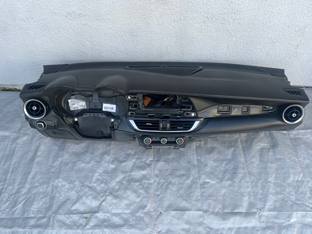 фото №1, Alfa romeo stelvio qv консоль приборная панель приборная панель кожа