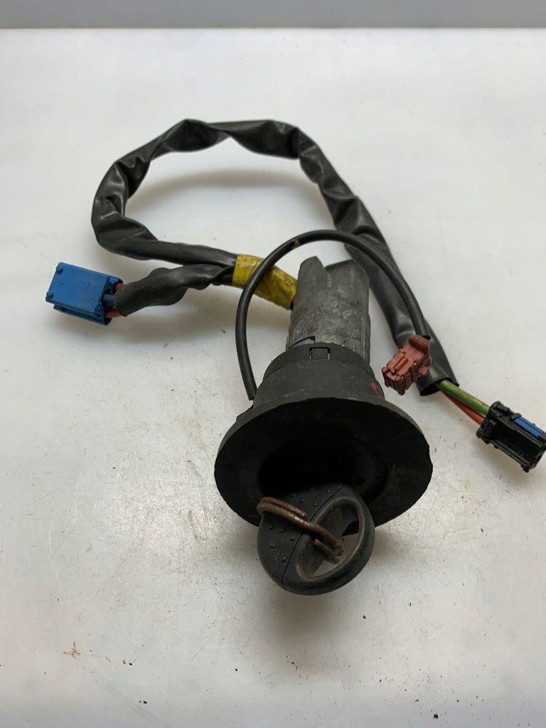 фото №1, Замок запалювання з ключ psa 9641551180