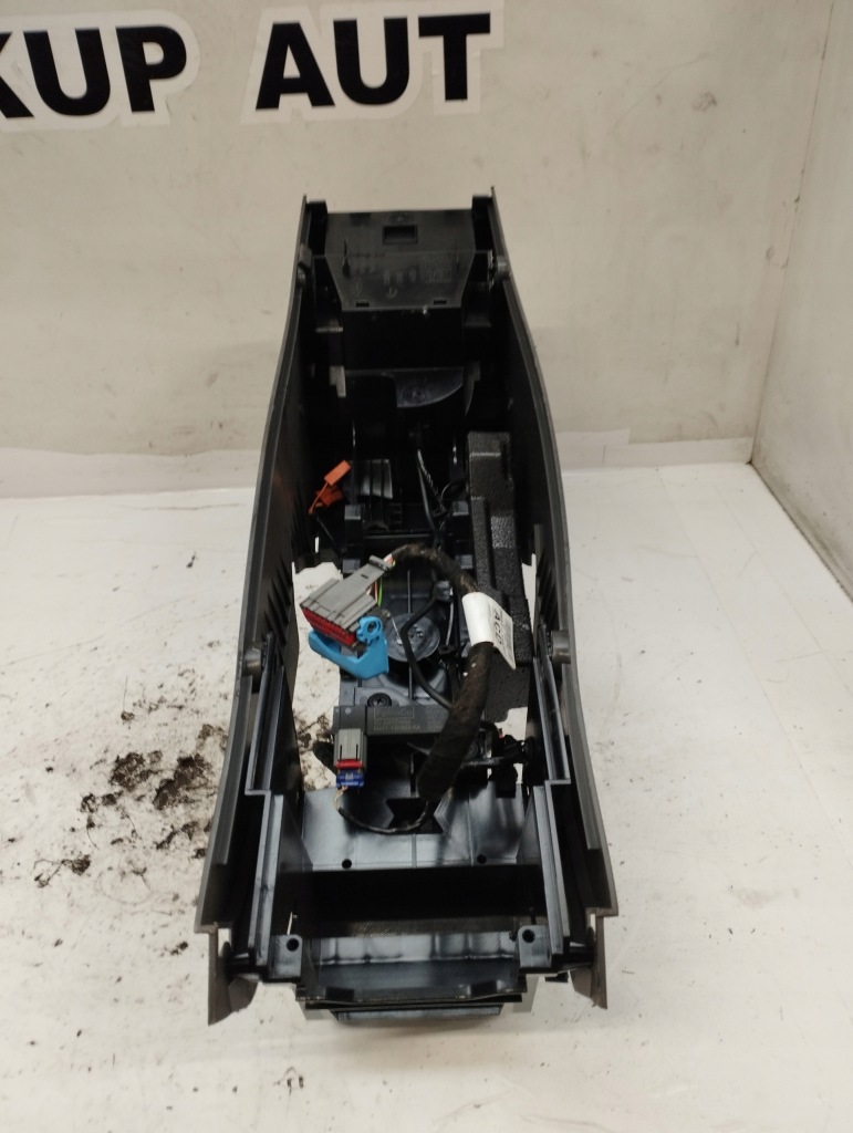 Ford kuga mk1 туннель средний рамка dekor 7m51r045m62adw Недорого