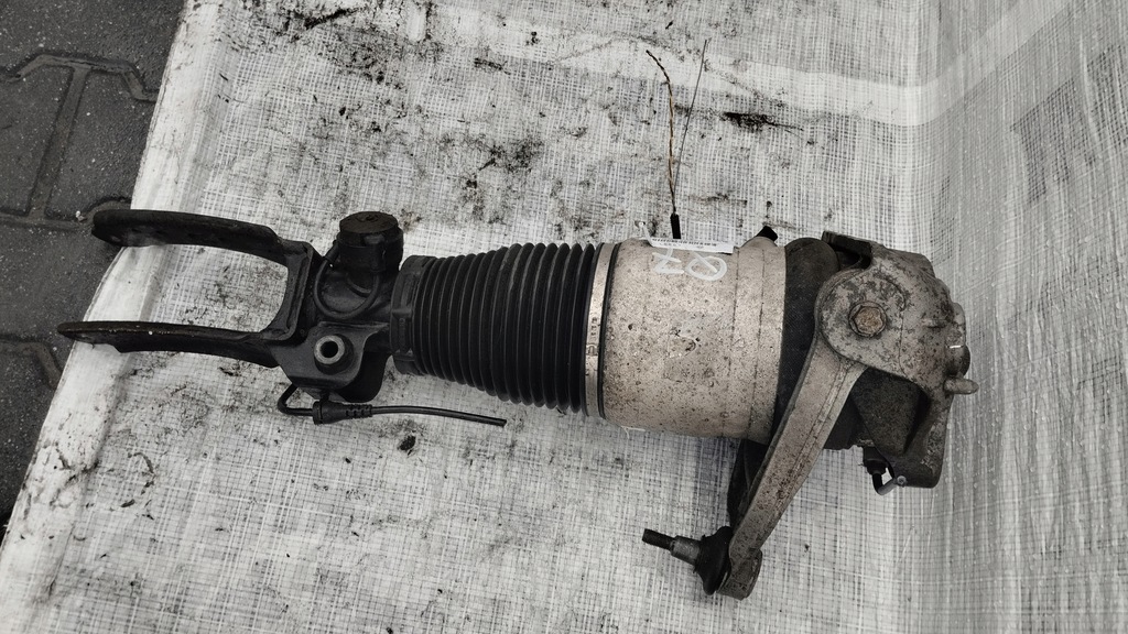 фото №8, Амортизатор пневматический audi q7 4l 3.0 tdi 7l8616040d 7l8616039d