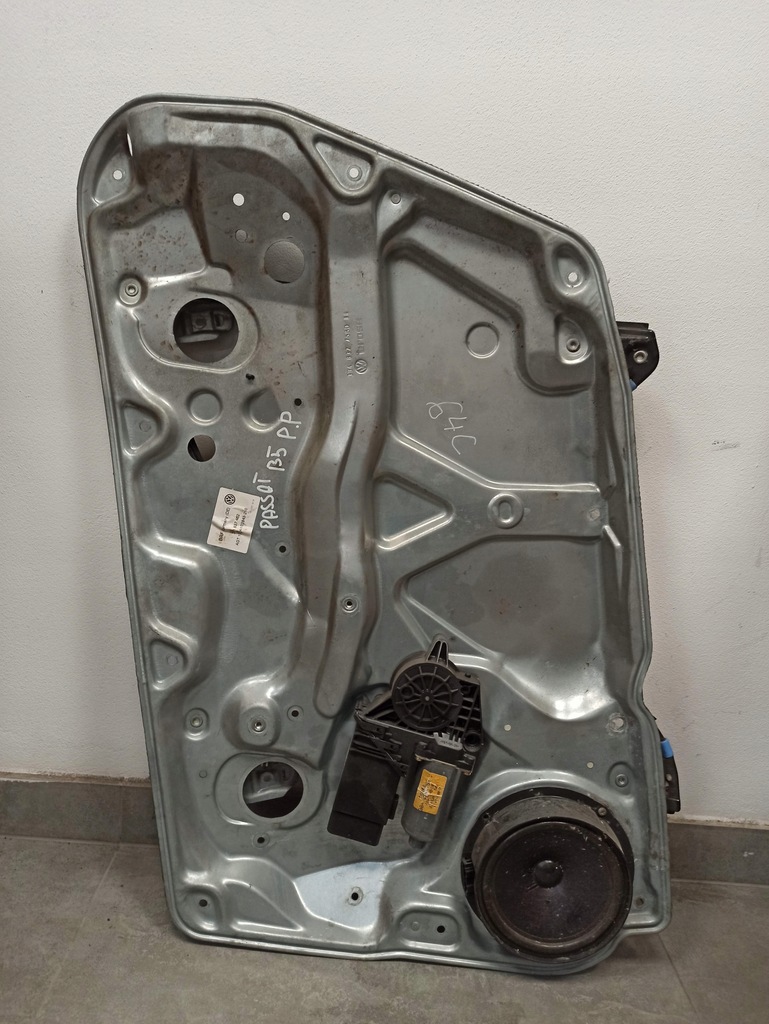 фото №1, Passat b5 подъемник стекло правый перед 3b1837462