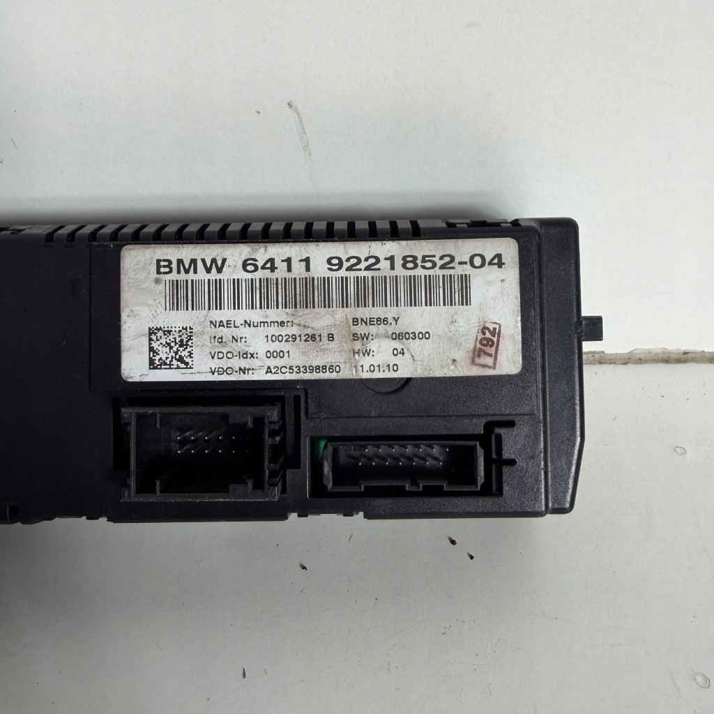 Купить Панель кондиционера заводской bmw 1 e87 3 e90 e91 lci рестайлинг  оригинальный номер 9221852