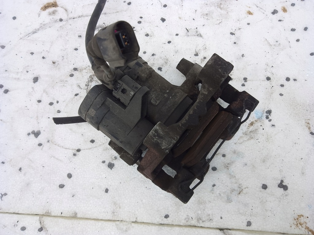 фото №1, Vw arteon суппорт тормозной правый перед