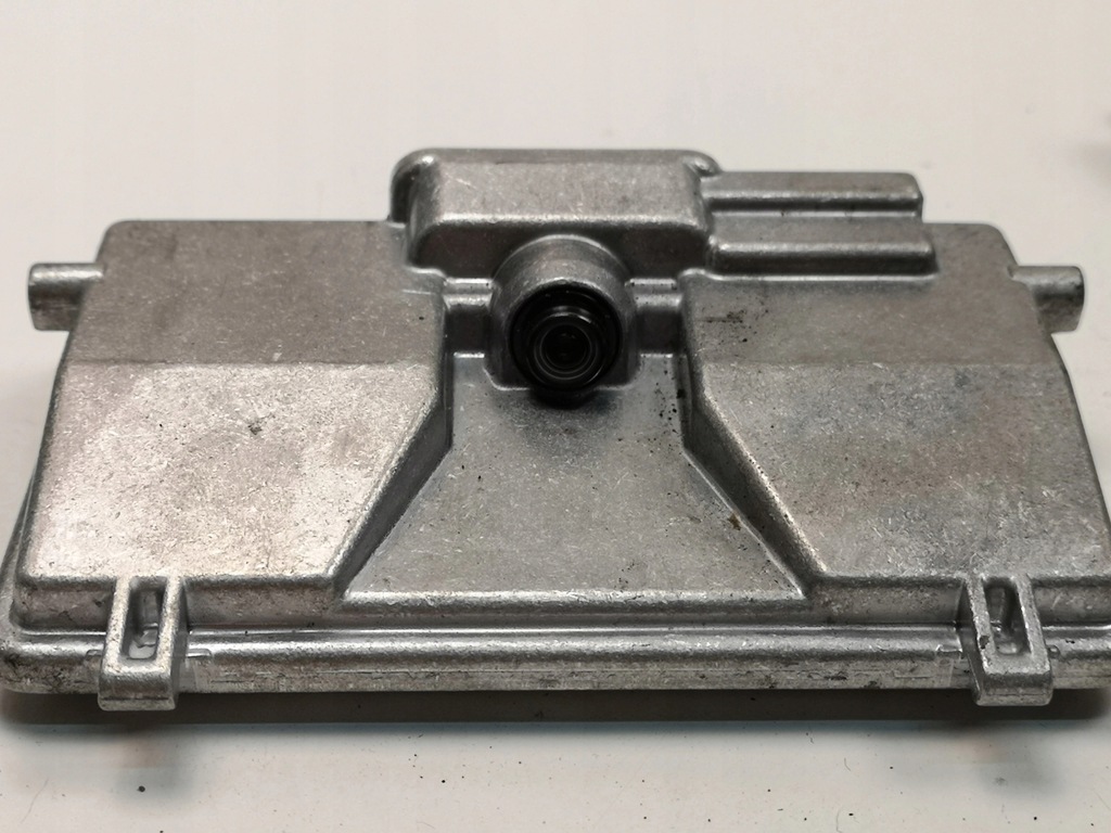 фото №1, Porsche macan lift ассистент поперечина камера 95b980653a