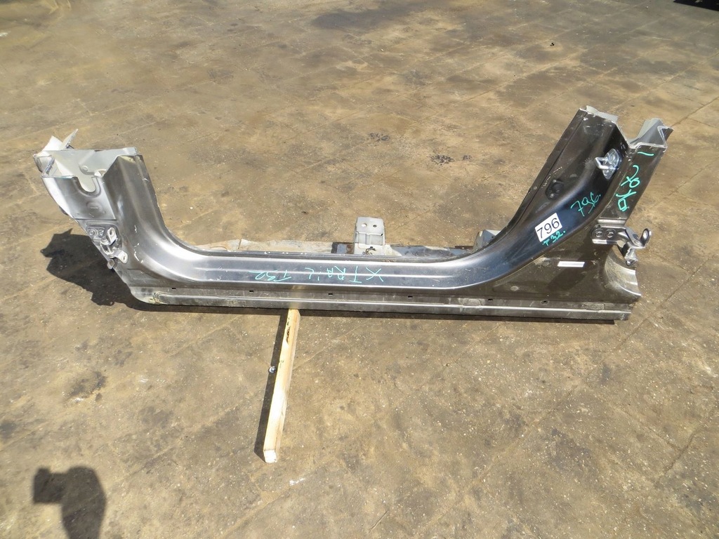 фото №1, Nissan x-trail t32 поріг блок двигуна лівий перед 14-