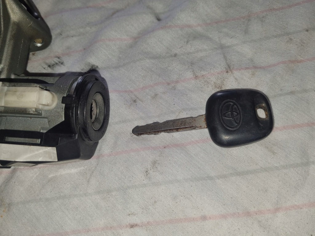 фото №9, Замок зажигания ключ corolla e12 45020024 оригинальный номер 45020-02-4