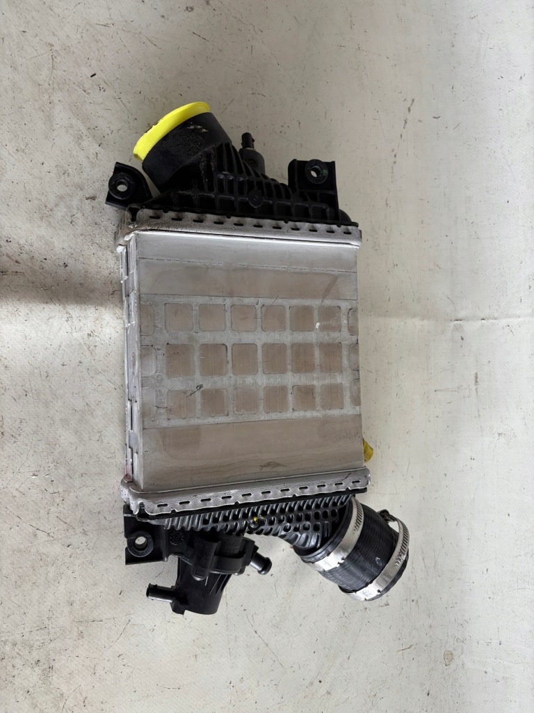 Інтеркулер радіатор audi q7 4m a8 d5 3.0 tdi jd127100-8690 Недорого