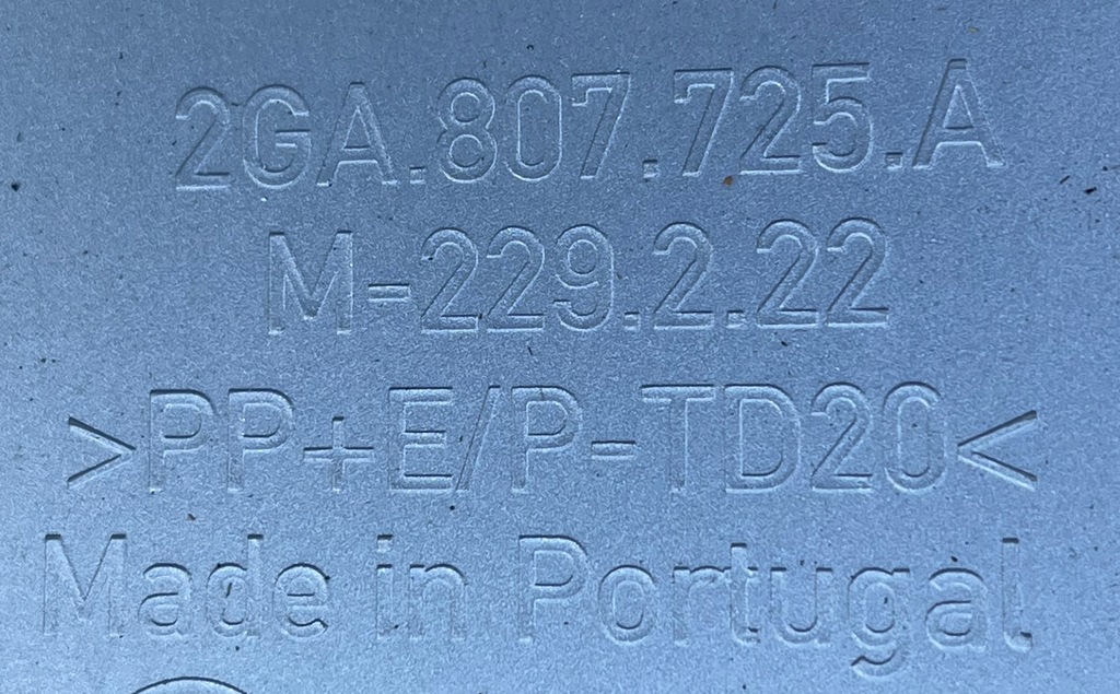 фото №9, Vw t-roc lift 2021 - молдинг бампера задняя 2ga807725a