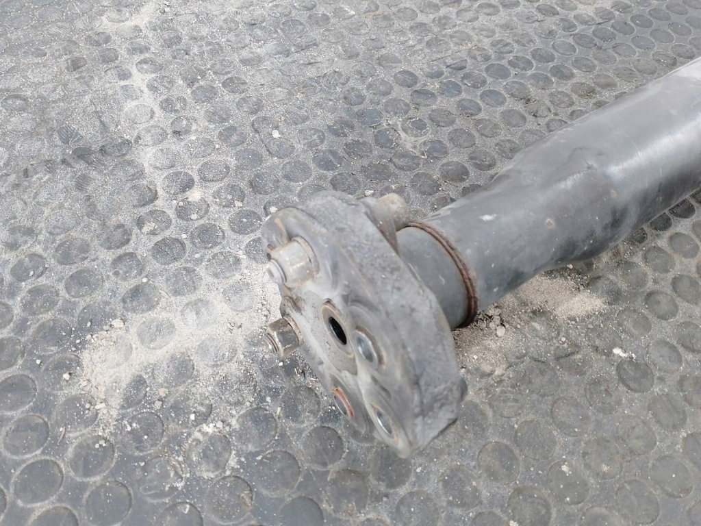 Wał приводной задний  mercedes-benz w211 2114104706 1.8 16v e200 Недорого