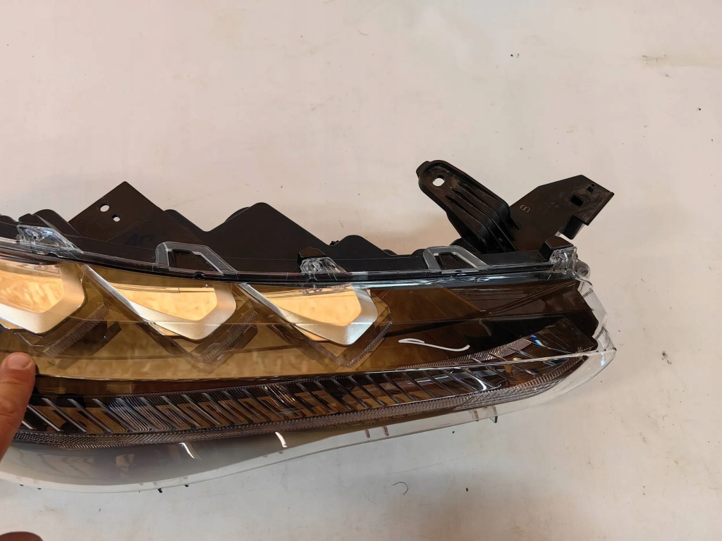 Toyota corolla cross - фара full led правый  cała Цена