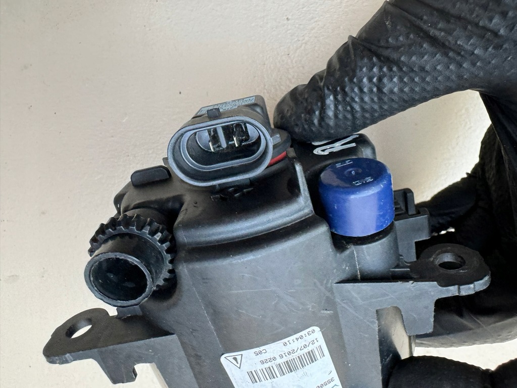 фото №13, Suzuki swift 6 vi 17-24r лампа противотуманная обшивка универсальная