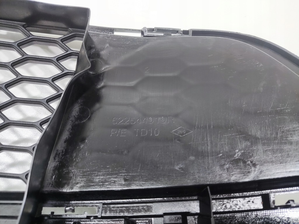 фото №9, Решётка средняя бампера перед renault trafic iii 2014-2019 622544919r