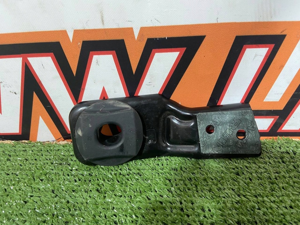 Кронштейн кронштейн радіатор правий f-pace x761 hk838k337 Недорого