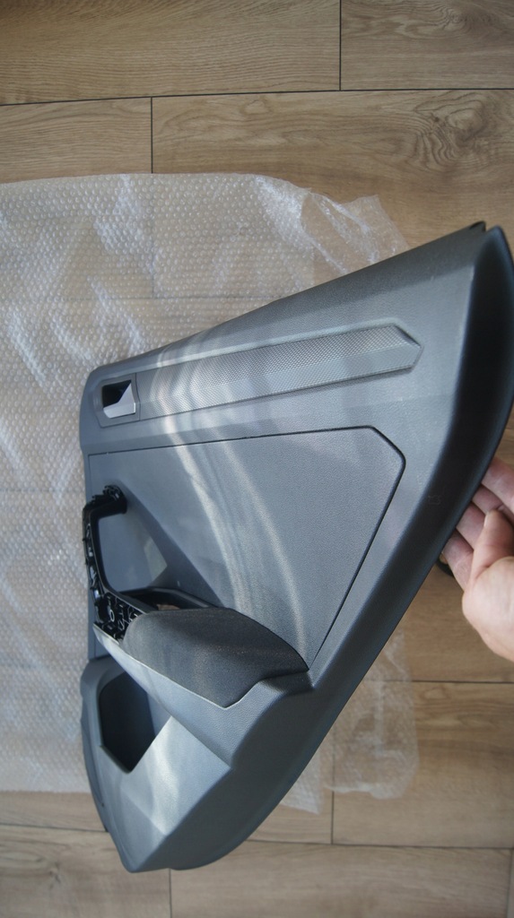 фото №3, Оббивка vw t-roc права задня обшивка t-roc nowa