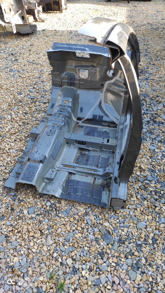 фото №2, Ford focus mk3 чверть права підкрилок лонжерон