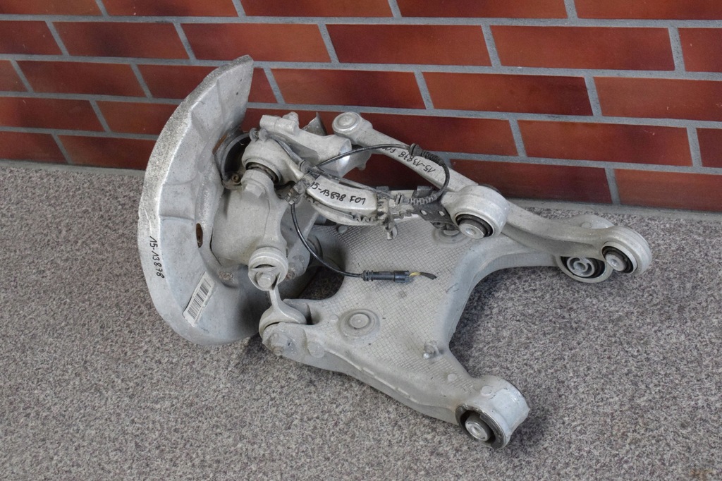 фото №1, Поворотный кулак правая задняя рычаг задняя bmw 7 f01 f02 f04