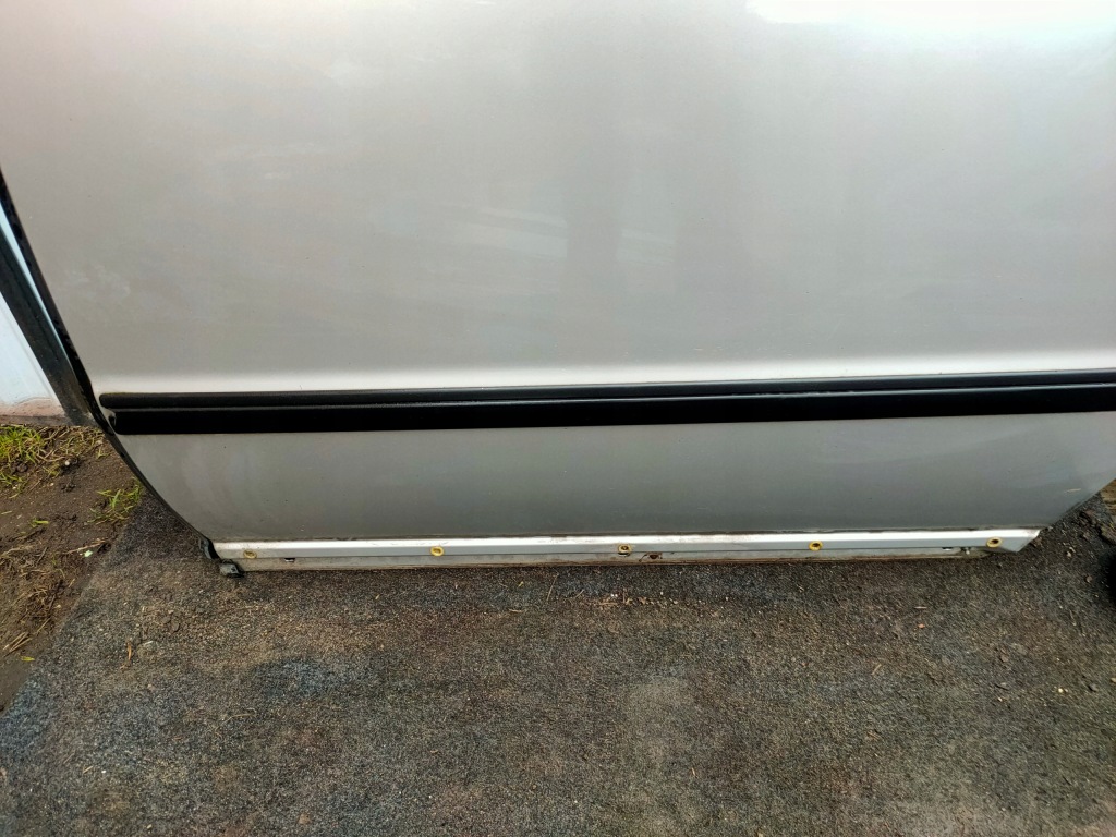 Дверь левая задний  skoda superb 1 цвет 9102 Цена