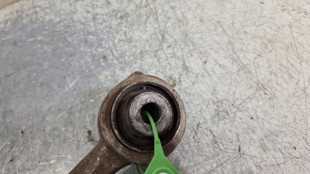 Важіль правий перед 20446 mercedes w204 e w207 slk w172 Зі Шроту