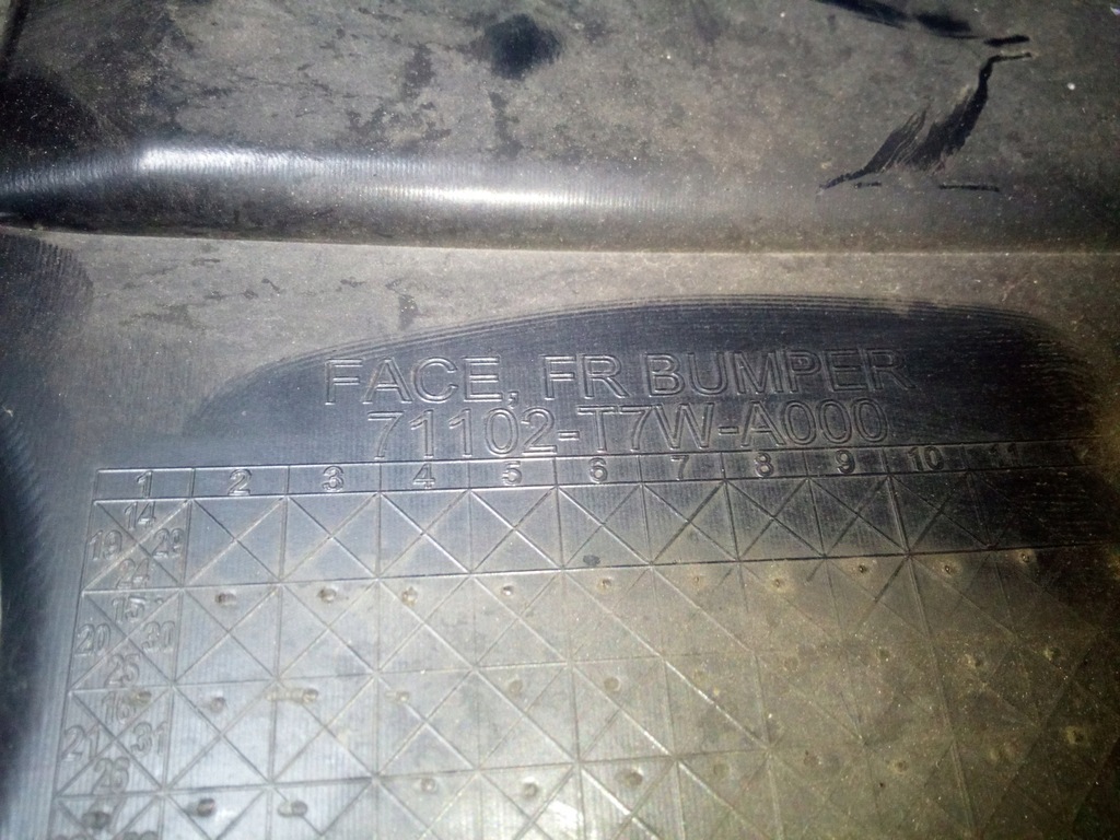 фото №2, Honda оригинальный номер 71102-t7w-a000 спойлер накладка бампера