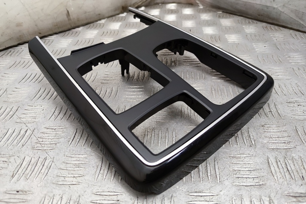 фото №7, Рамка середня панель приладів mercedes-benz gle w166 a1666800803 3.0l hybrid