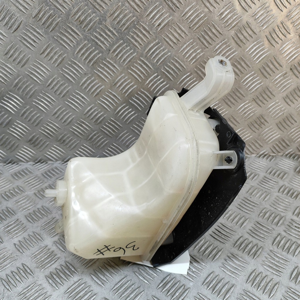 фото №6, Lexus ct 200h 2011 бак розширювальний охолоджуюча рідина